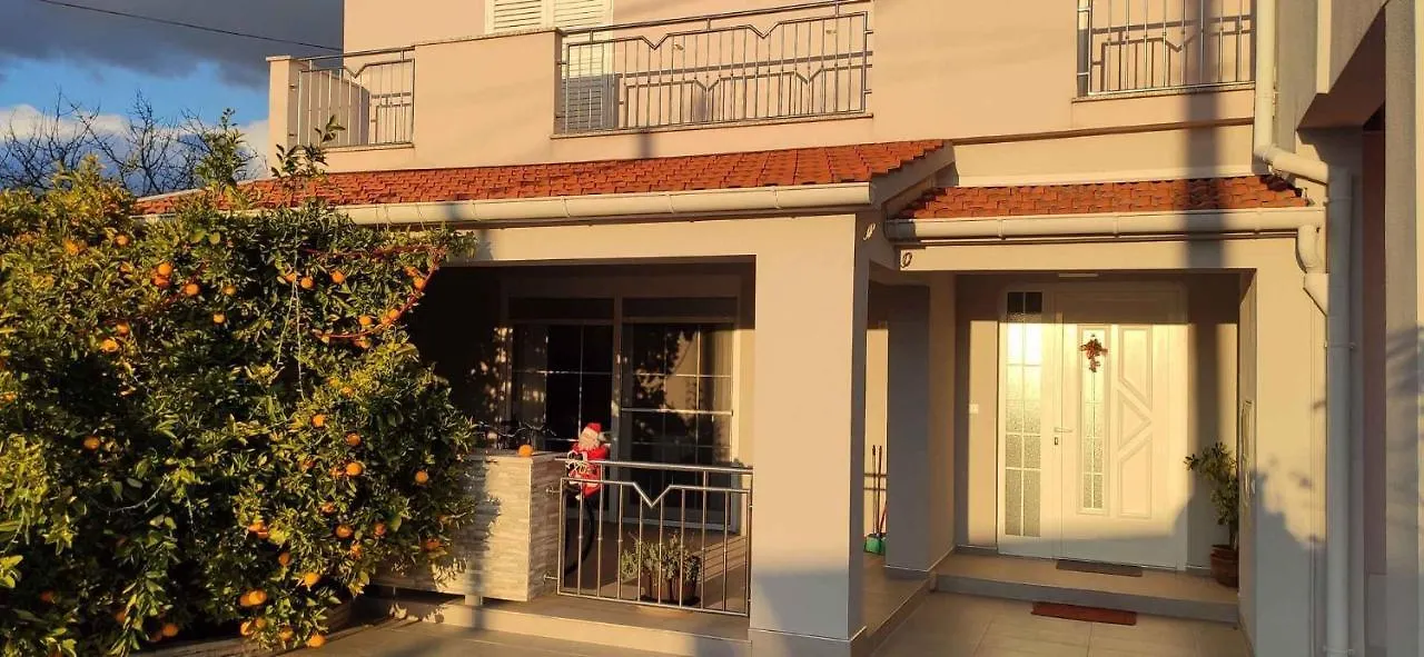 Apartment Near Kolovare Beach In Arbanasi Zadar