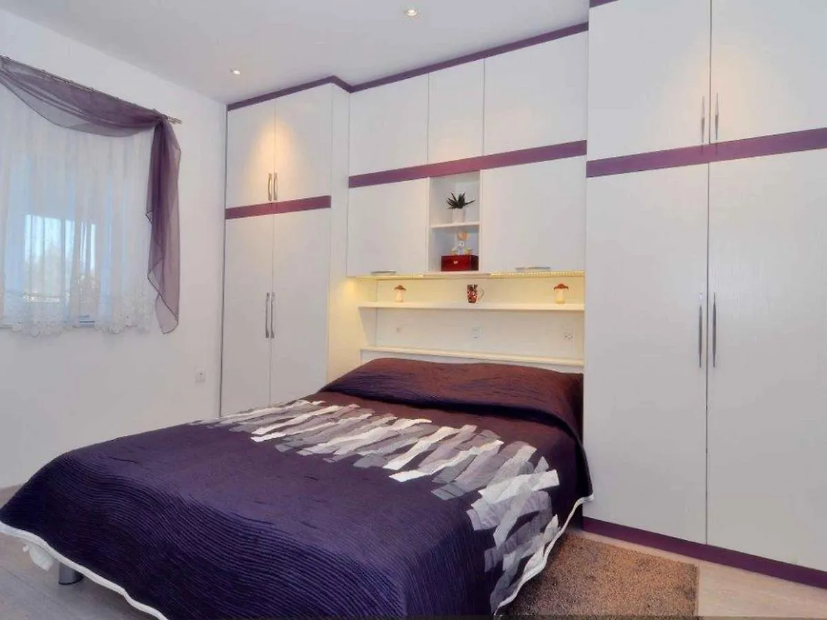 Apartment Near Kolovare Beach In Arbanasi Zadar